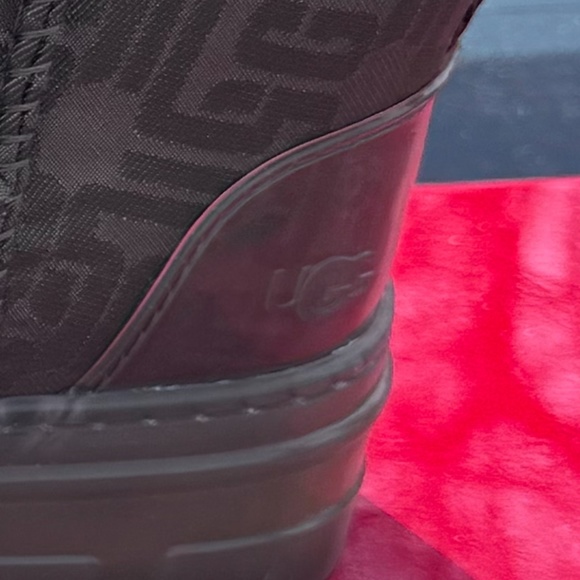 Women's Classic Ultra Mini UGG boot - Picture 3 of 4